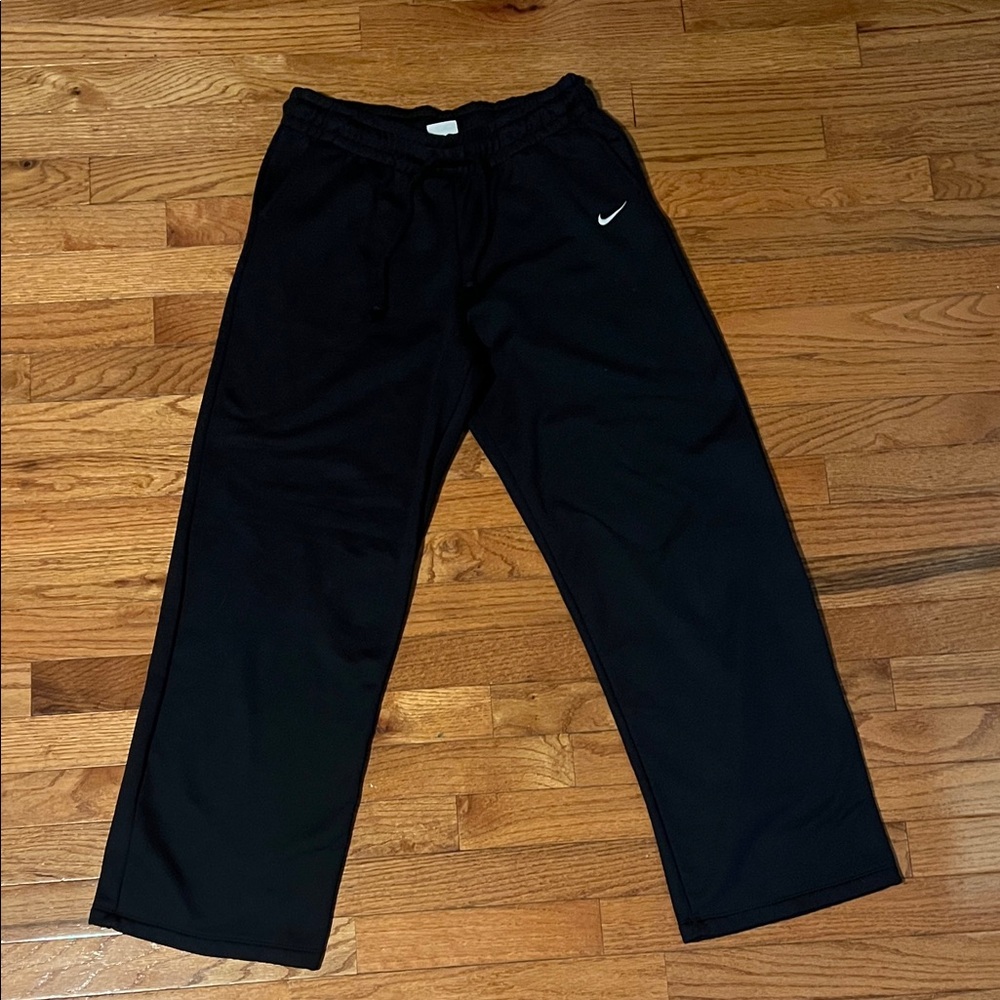 Nike Women’s Black Therma-Fit Sweatpants